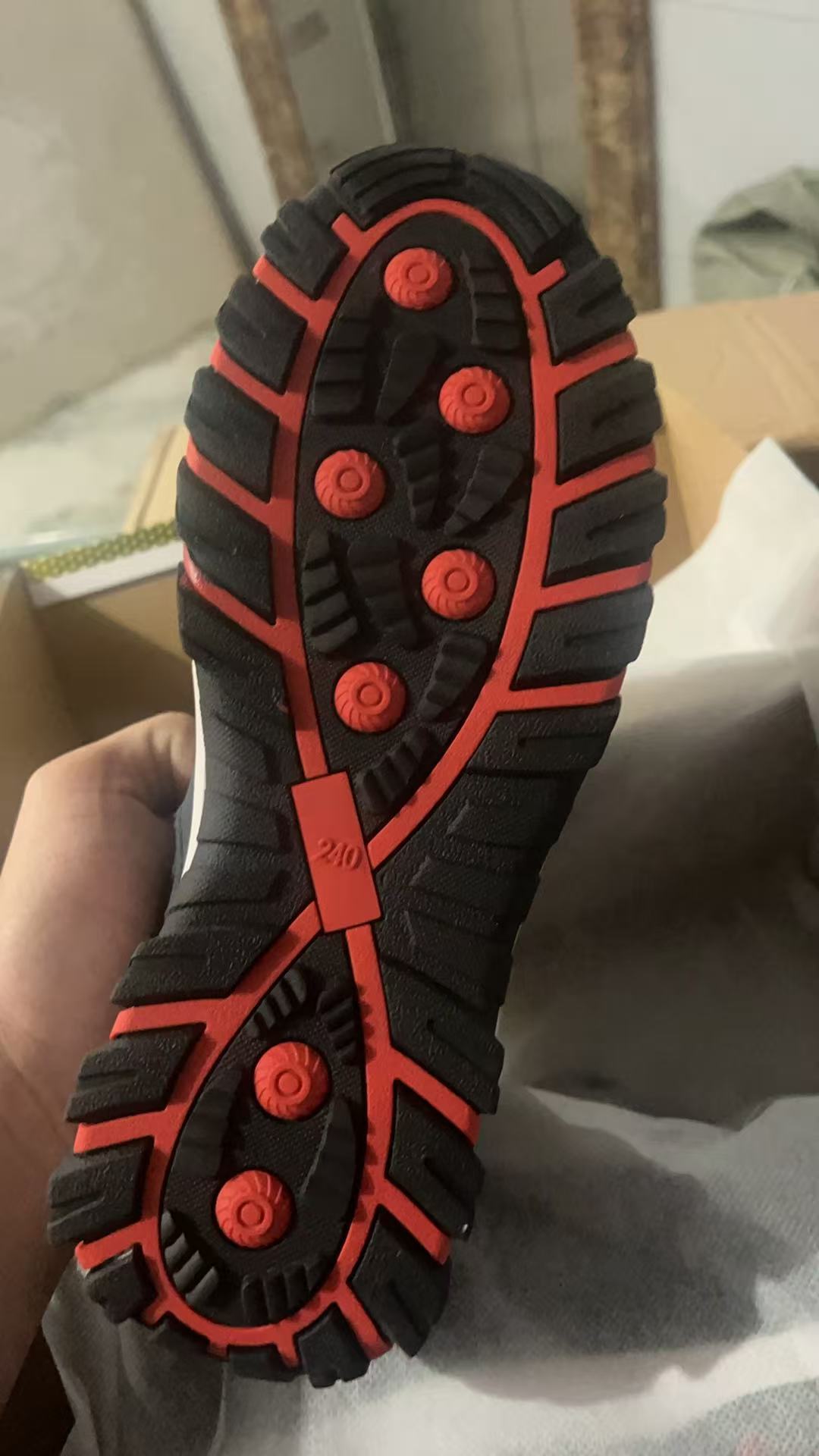 أحدث مدونات الشركة حول تعالوا وشاهدوا ولادة زوج من الأحذية!